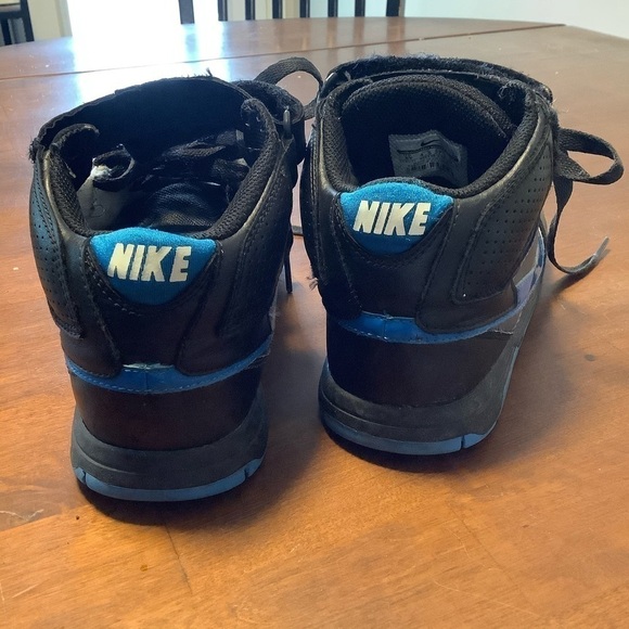 Nike Mid Athletic Shoes 6.0. Size 5 - Picture 2 of 7